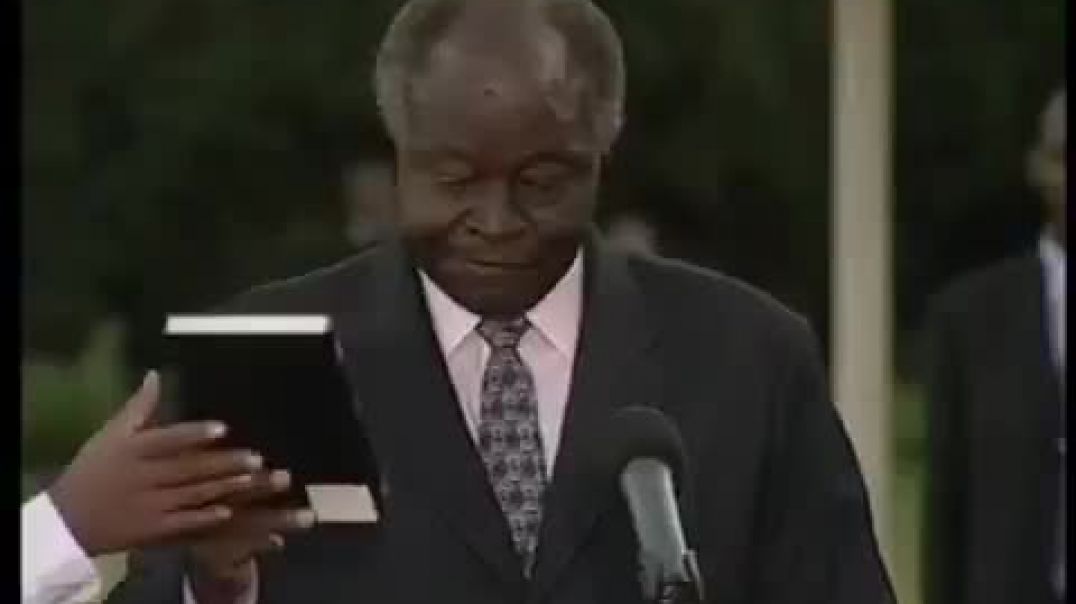 Swearing-in for his second term as President of Kenya following the December 27, 2007 general electi
